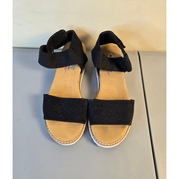 Women's Skechers Black & Tan Memory Foam Sandals Size 6 - Picture 2 of 8
